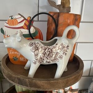 Pioneer woman Agatha floral brown creamer cow new